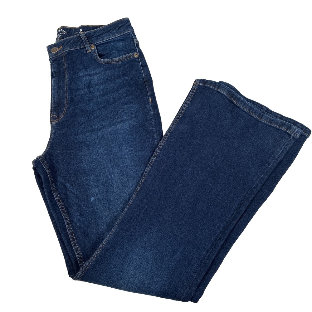 New Women's St. John's Bay Bootcut Leg Denim Jeans Size 6 NWOT (Read)